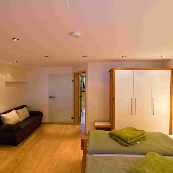 Kempfenhof Schlafen Rossblick mit Blick zu den Pferden