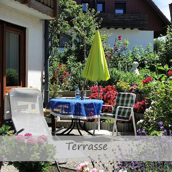 Ferienwohnung Blumenzauber - Terrasse