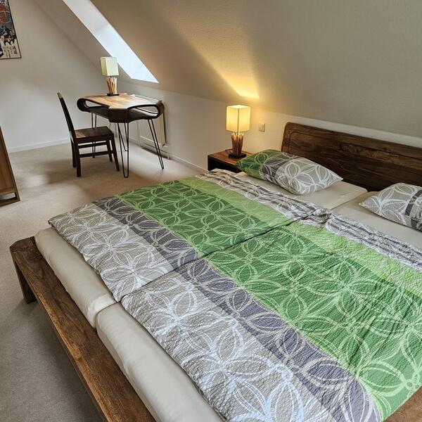 Fasaneneck - Wohnung 2 - großes Schlafzimmer