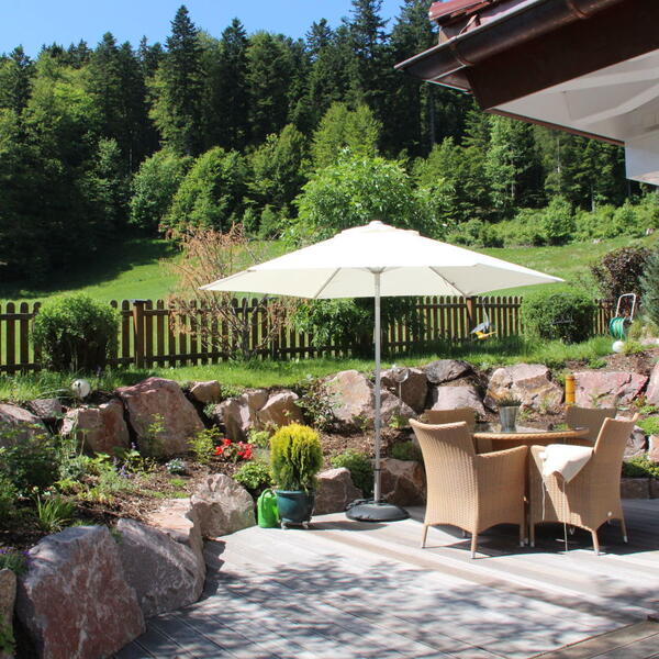 Ferienwohnung Rosengarten im Ferienhaus Carola