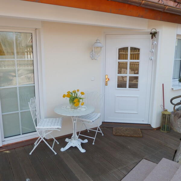 Ferienwohnung Rosengarten im Ferienhaus Carola