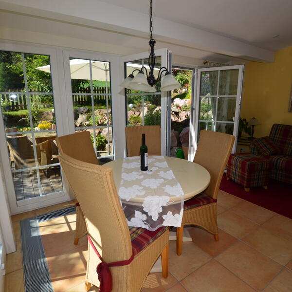 Ferienwohnung Rosengarten im Ferienhaus Carola