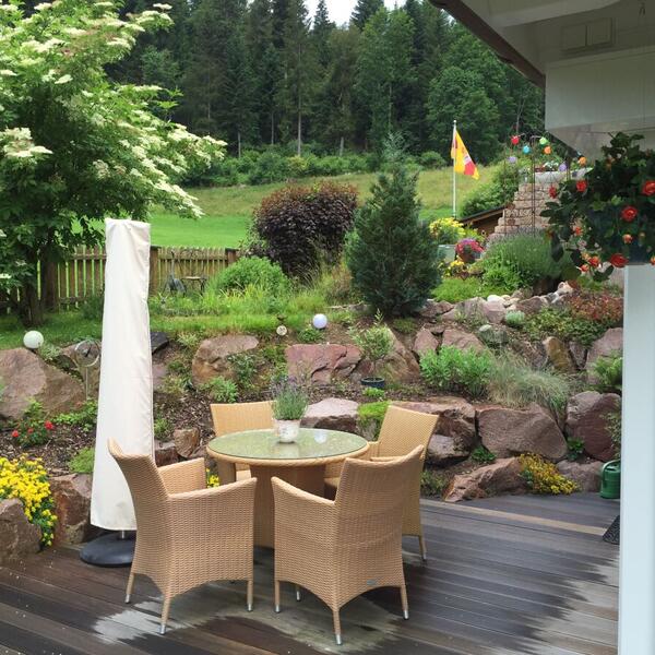 Ferienwohnung Rosengarten im Ferienhaus Carola