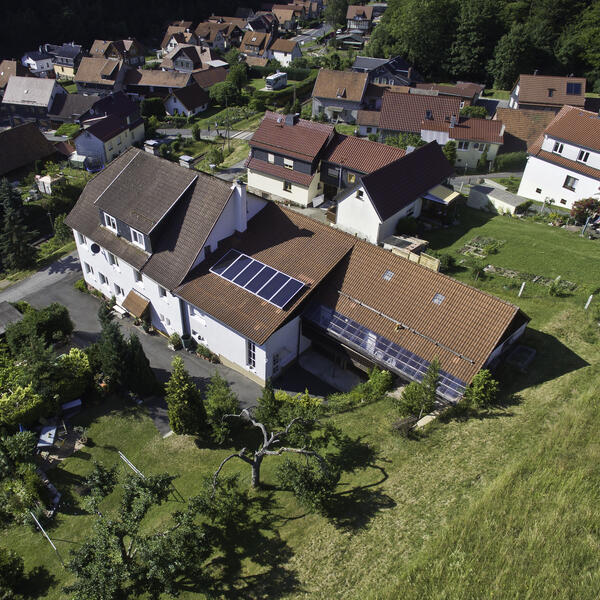 Blick in Engertal mit Hausansicht hinten