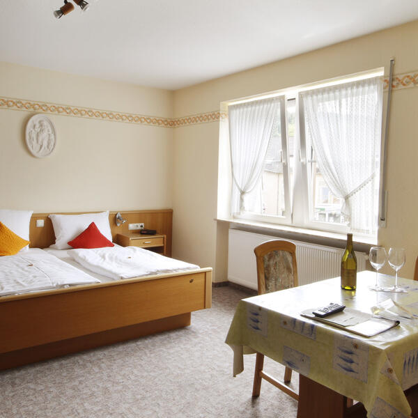 Fröhliches Weinfass