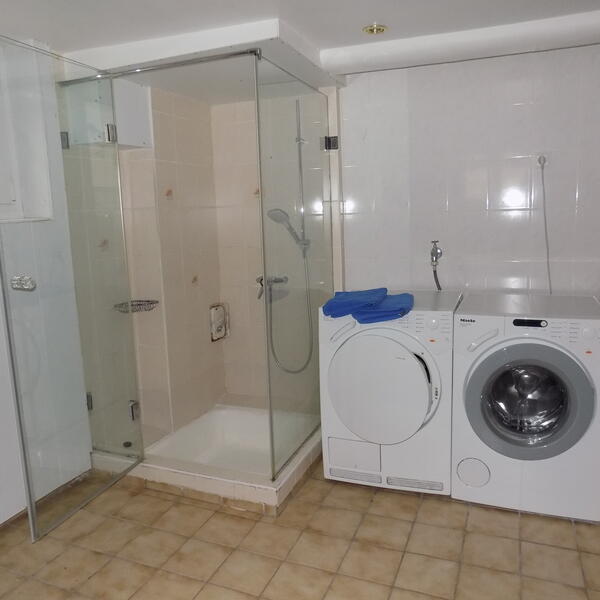 Waschmaschine, Dusche im UG
