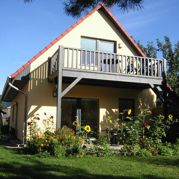 das schöne Nebenhaus im grünen