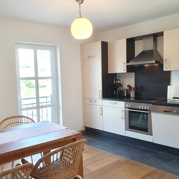 Die Küche ist komplett ausgestattet