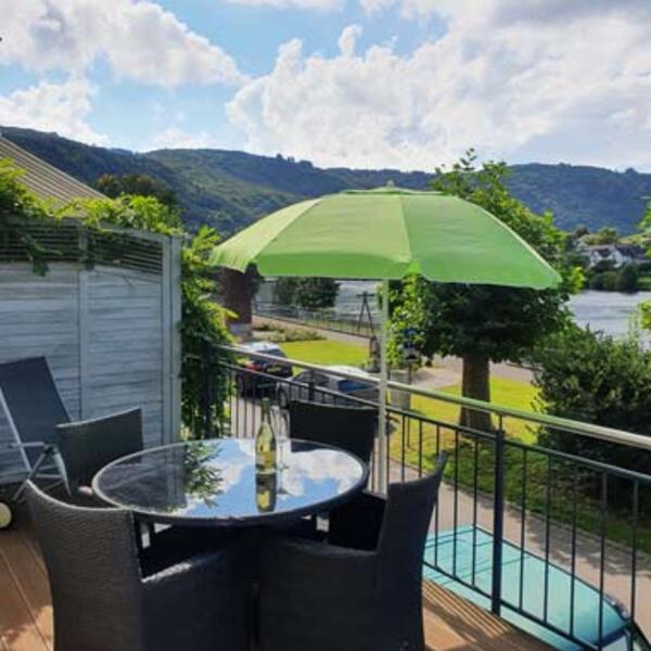 Ferienwohnungen Hallenbach Zell Mosel