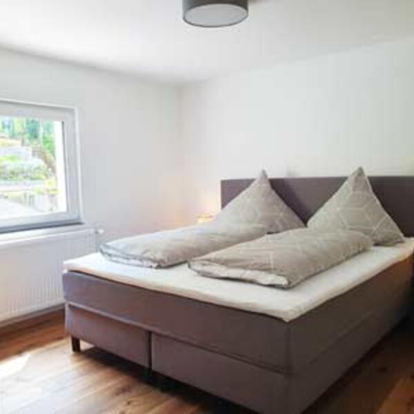 Ferienwohnungen Hallenbach Zell Mosel