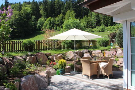 Ferienwohnung Rosengarten im Ferienhaus Carola