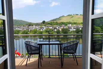 Ferienwohnungen Hallenbach in Zell Mosel